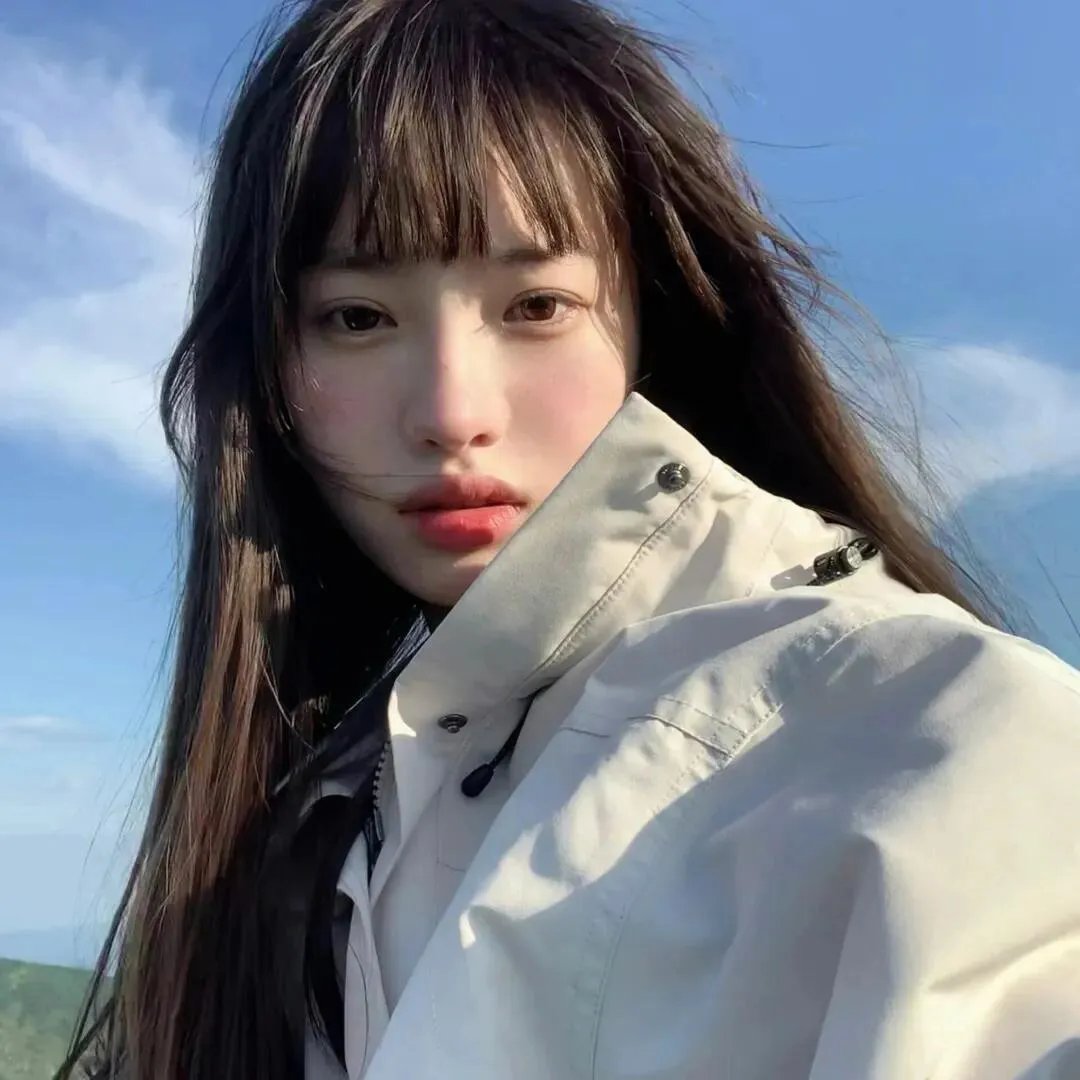 埃舍尔街的红色邮筒 海报